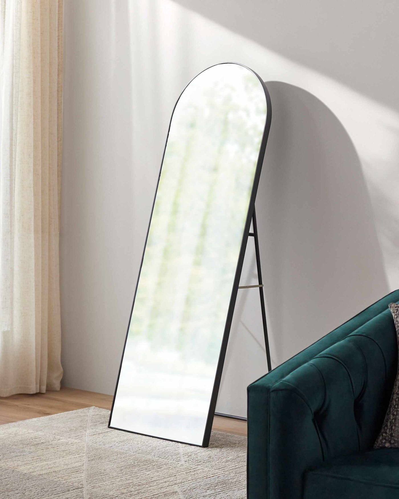 Yagodnoye Mirror by Boutique Rugs