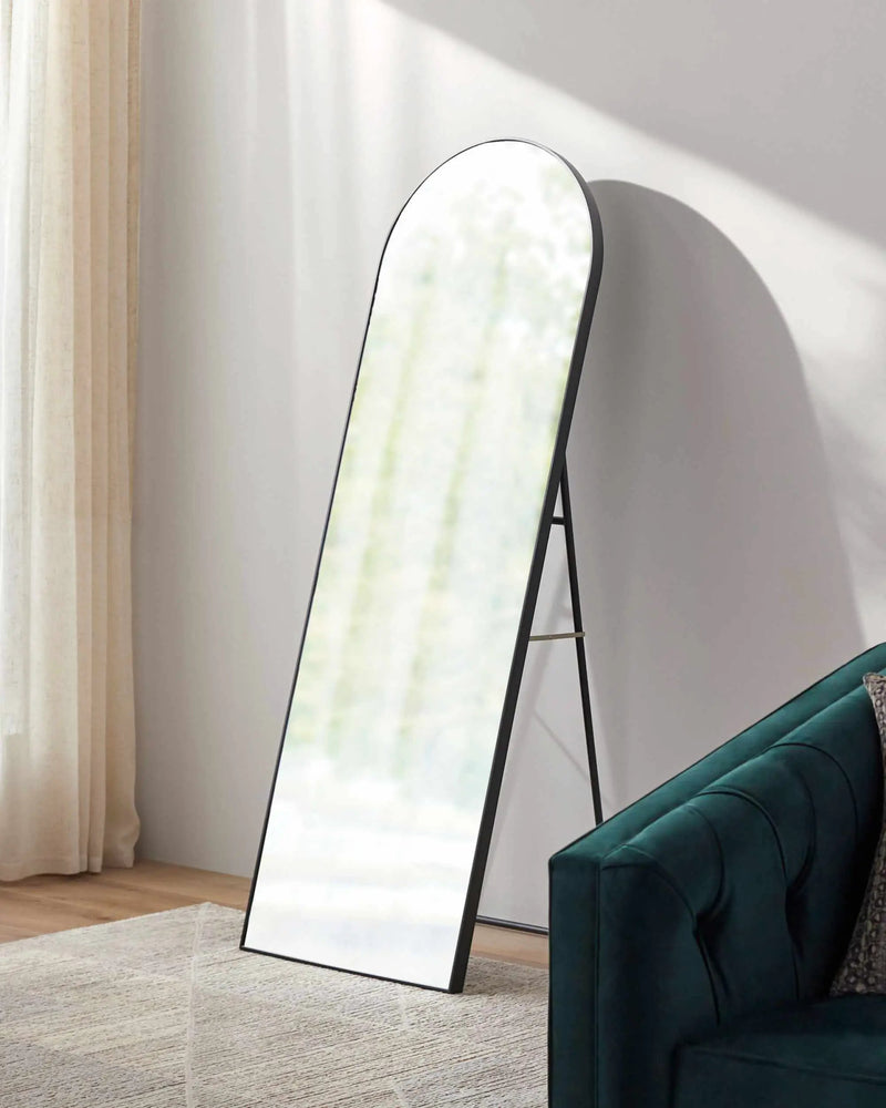 Yagodnoye Mirror by Boutique Rugs