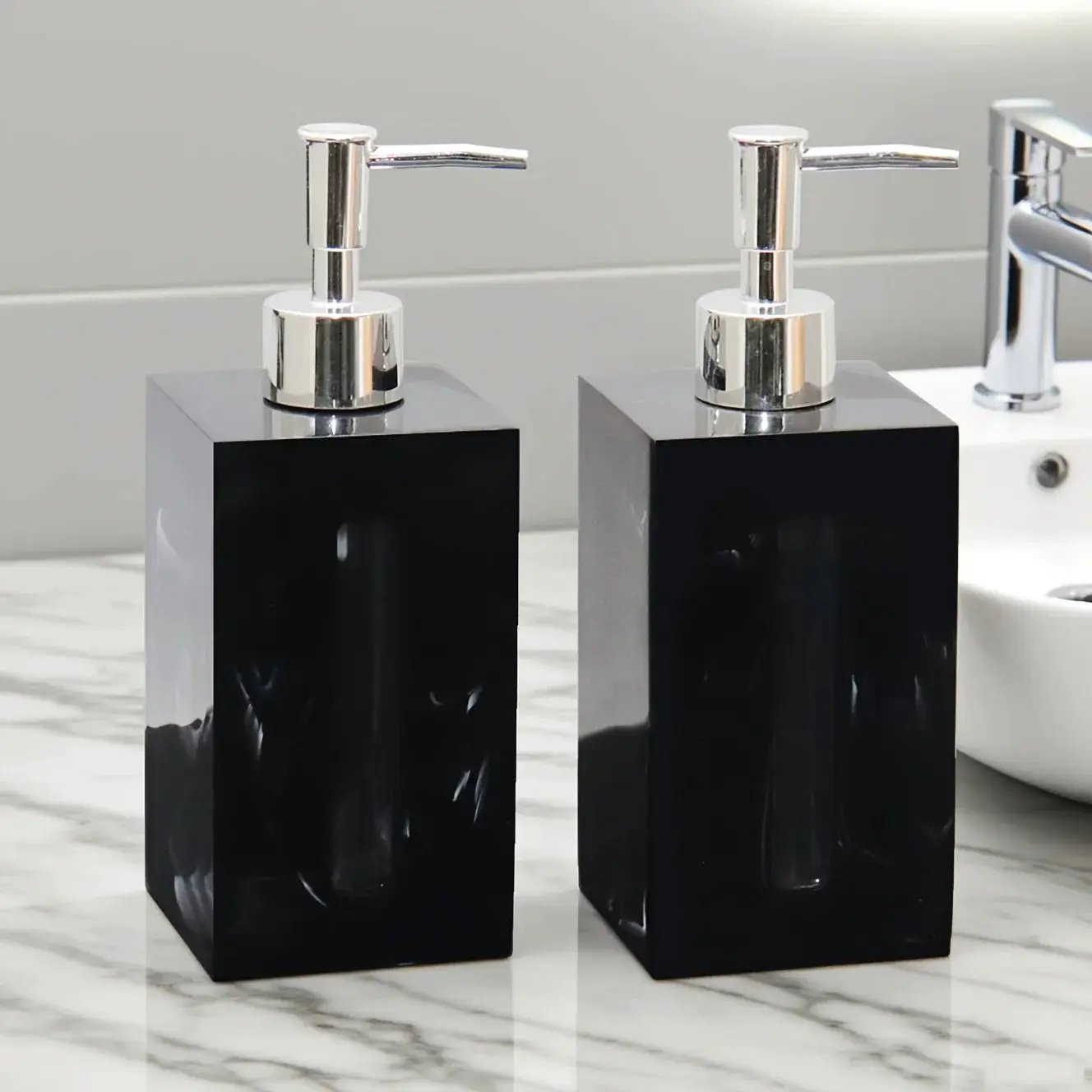 Resin Soap Dispenser, Freestanding Countertop Lotion Pump Bottle, Visible Capacity Liquid Hand Soap Dispenser, No Electricity Needed, for Bathroom, Kitchen, Laundry Room, Shampoo, Body Wash, Lotion by House Of Avana