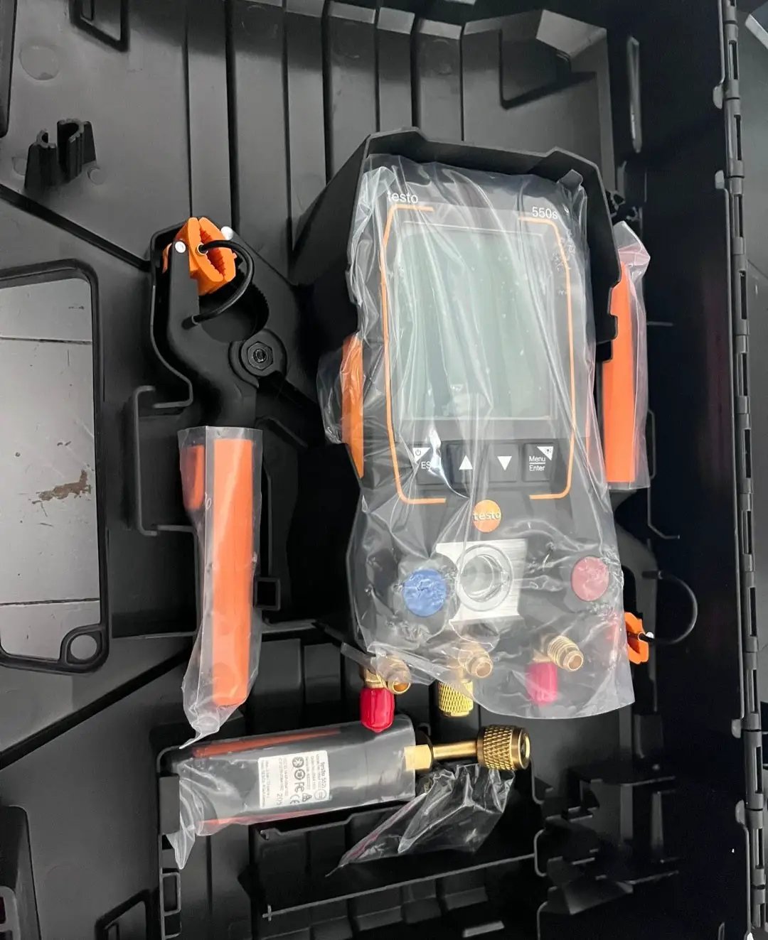 Open Box testo 550s AC Manifold Gauge Set - Manifold Gauges Hvac and Refrigeration - Incl. 2x testo 115i Pipe Clamp Thermometer, 1x testo 552i Micron by Selzalot