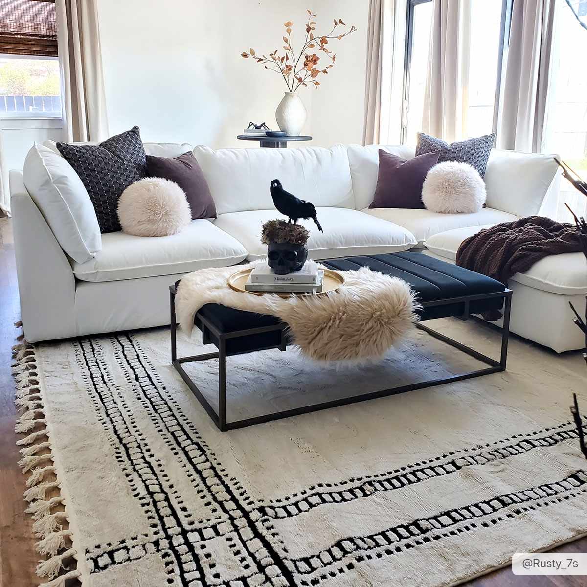 Ryuu Black & White Area Rug - Clearance by Boutique Rugs