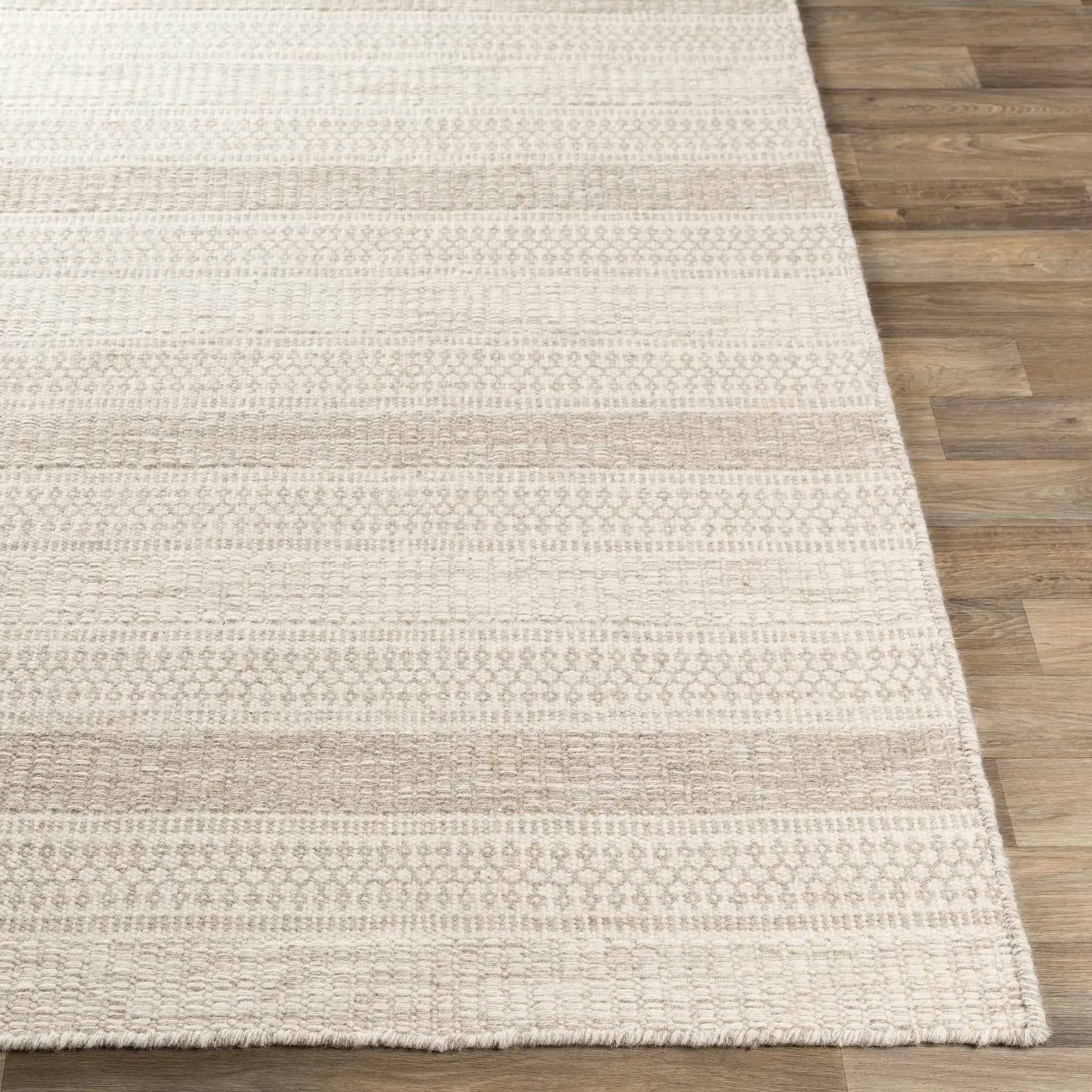 Silverthorne Wool Area Rug by Boutique Rugs