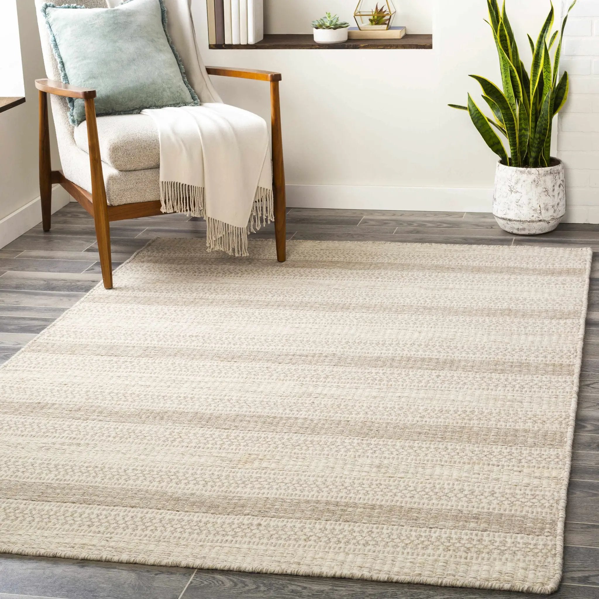 Silverthorne Wool Area Rug by Boutique Rugs