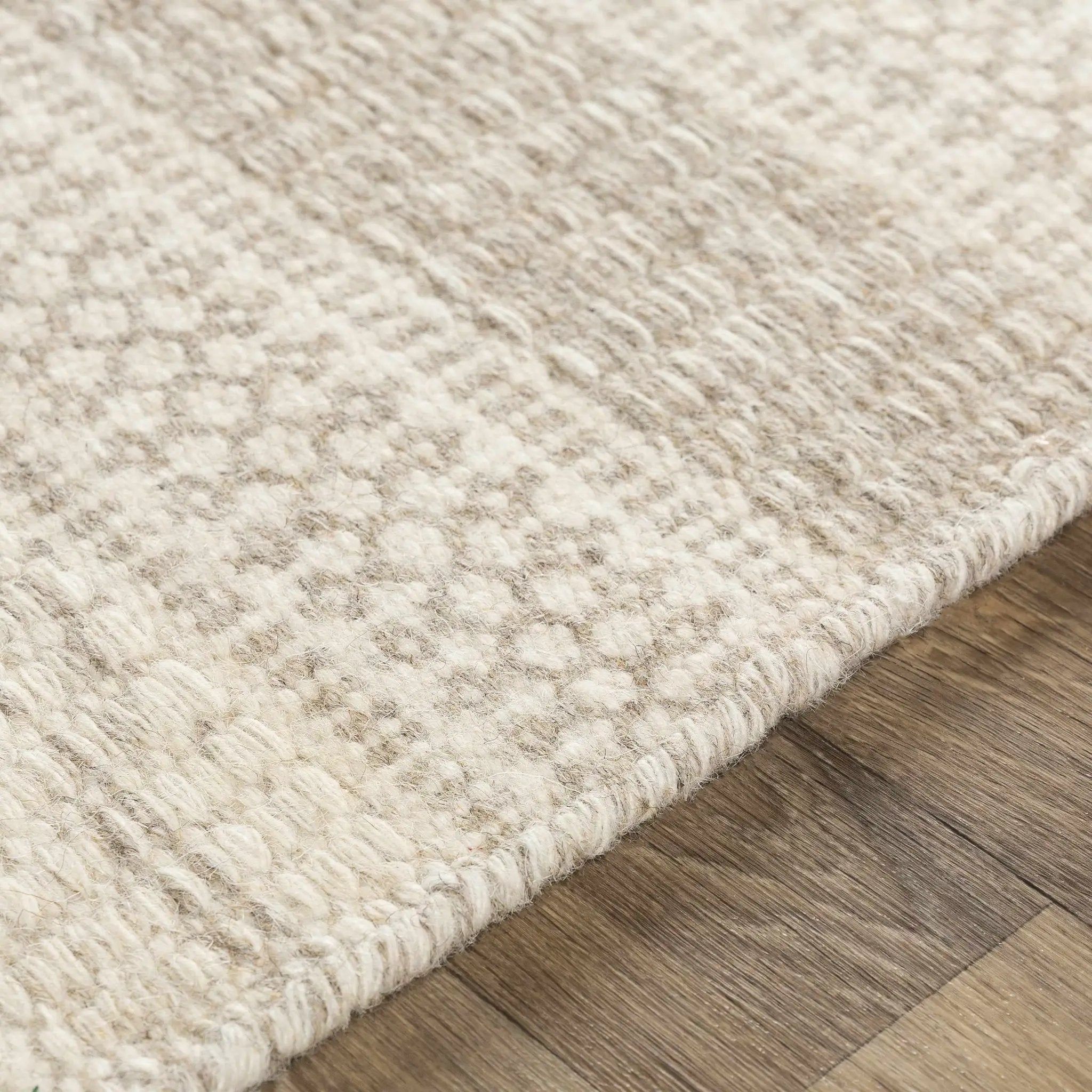 Silverthorne Wool Area Rug by Boutique Rugs