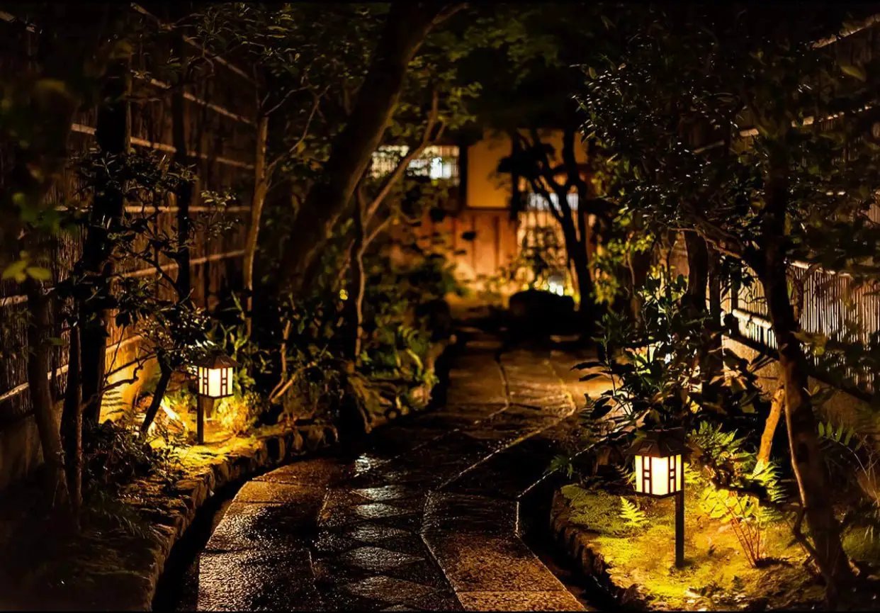 SmartYard Solar Powered Pathway Shepherd Hook Lights Asian Style (4 Pack) by Outdoor Solar Outlet