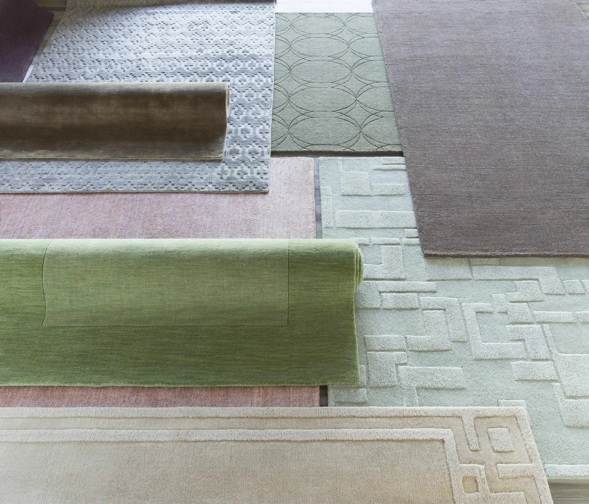 Bordered Solid Green Wool Rug by Boutique Rugs