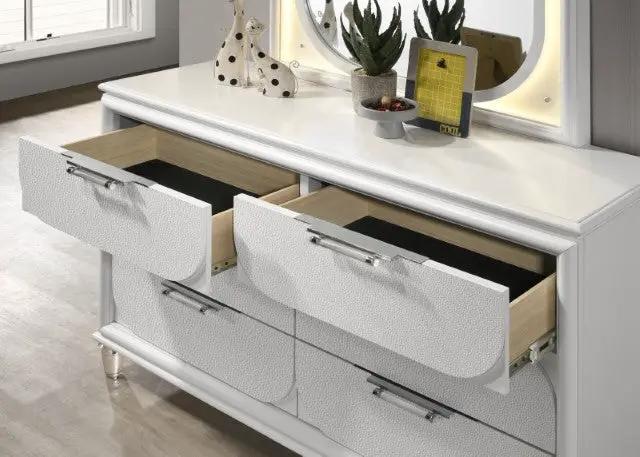 Lareina - Full Bed by Unique Piece Furniture