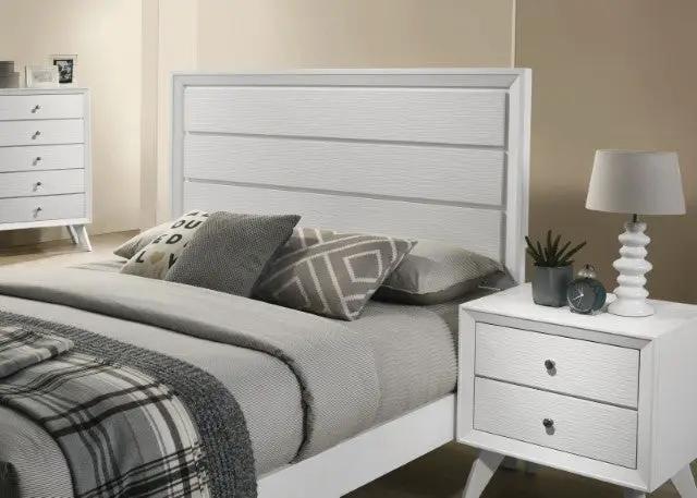 Dortmund - 4 Pc Queen Bedroom Set by Unique Piece Furniture