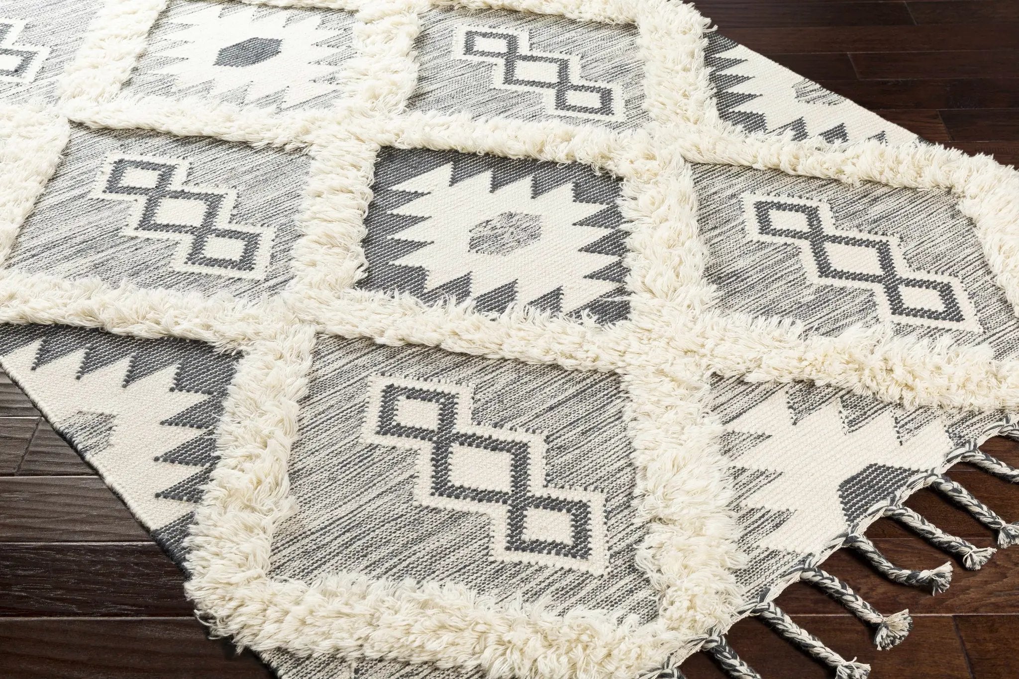 Sultan Charcoal/Beige Tribal Tassel Wool Rug - Clearance by Boutique Rugs