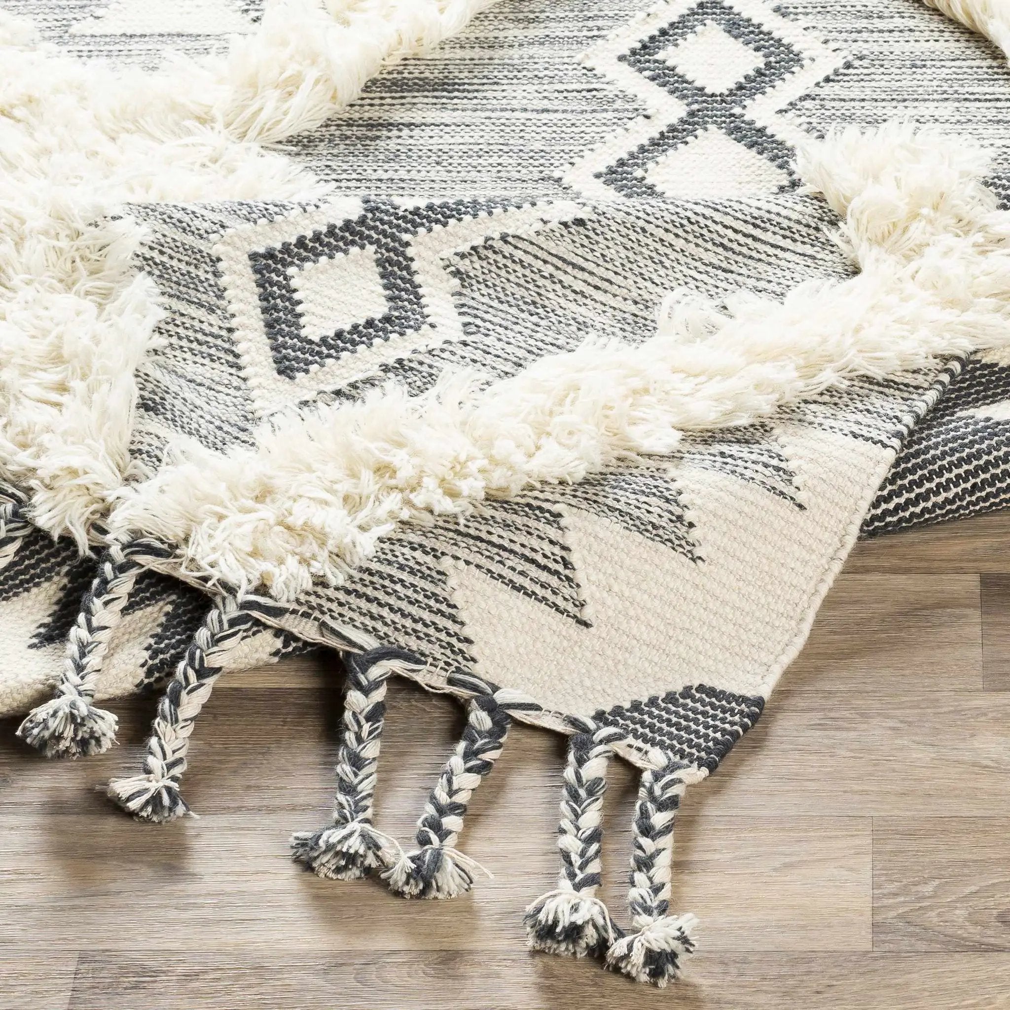 Sultan Charcoal/Beige Tribal Tassel Wool Rug - Clearance by Boutique Rugs