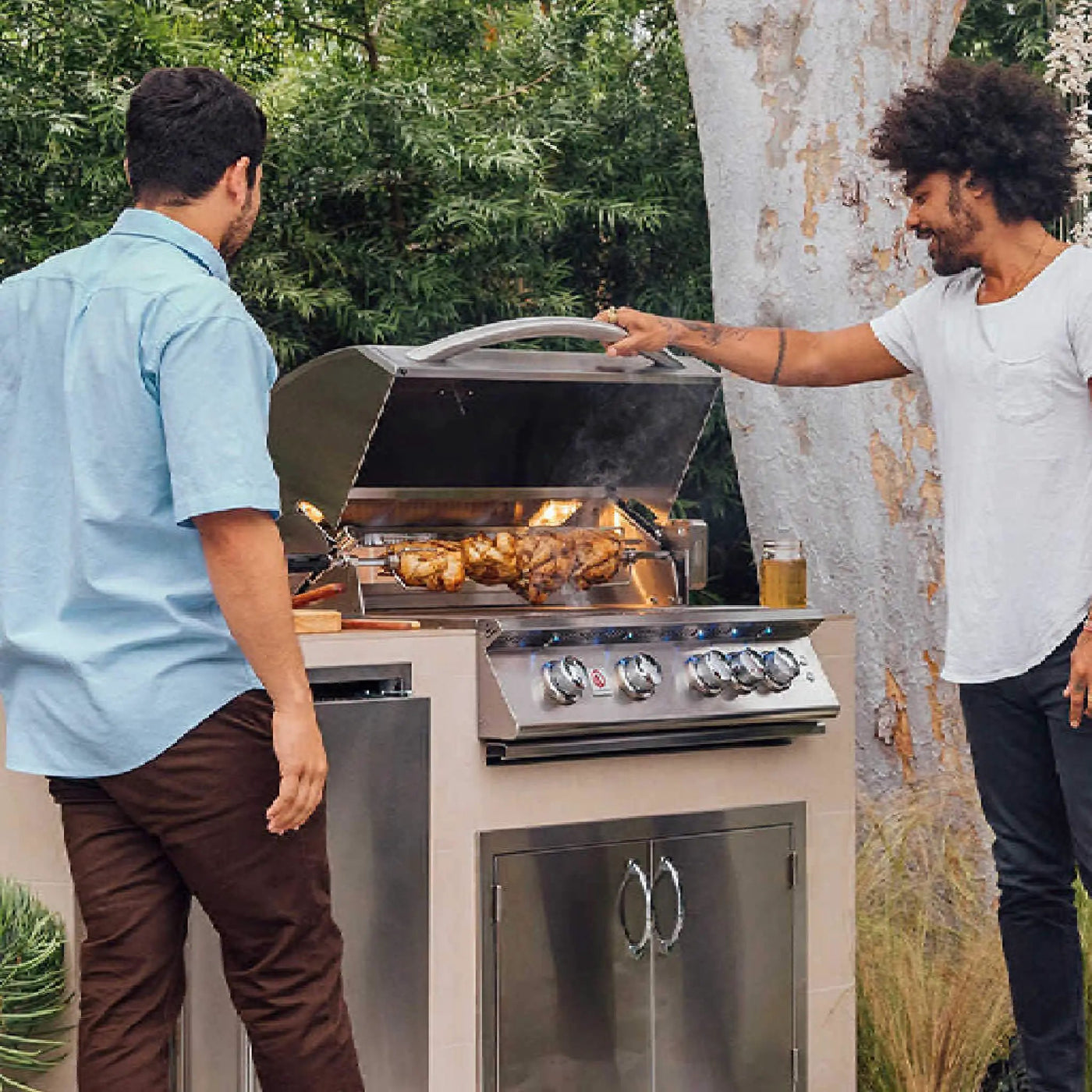 Summerset Sizzler Built-In Propane Gas Grill [SIZ25/32/40] (SAK71502) by SAKSBY WHOLESALE