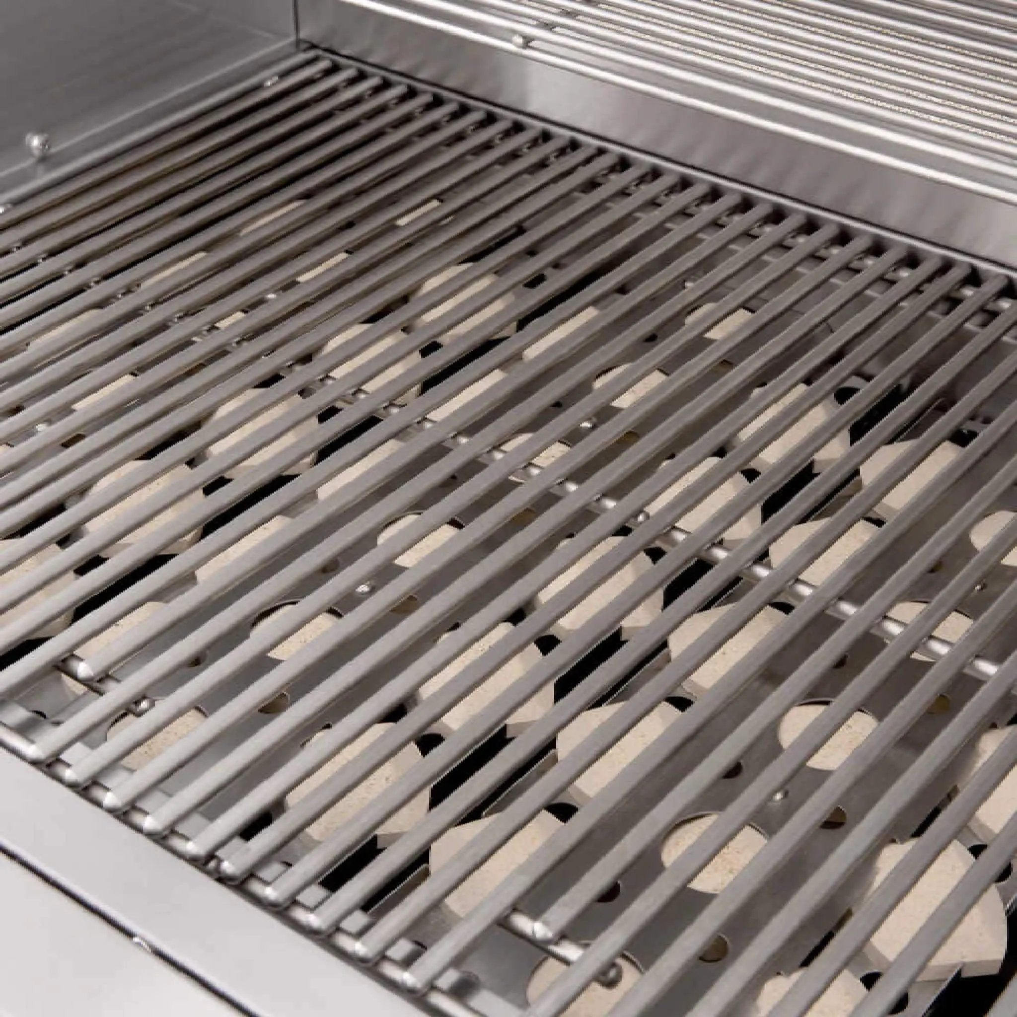 Summerset Sizzler Built-In Propane Gas Grill [SIZ25/32/40] (SAK71502) by SAKSBY WHOLESALE