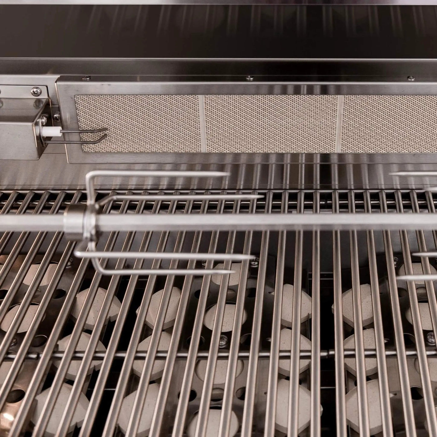 Summerset TRL Built-In Propane Gas Grill With Rotisserie (TRL32/38-LP) (SAK17213) by SAKSBY WHOLESALE