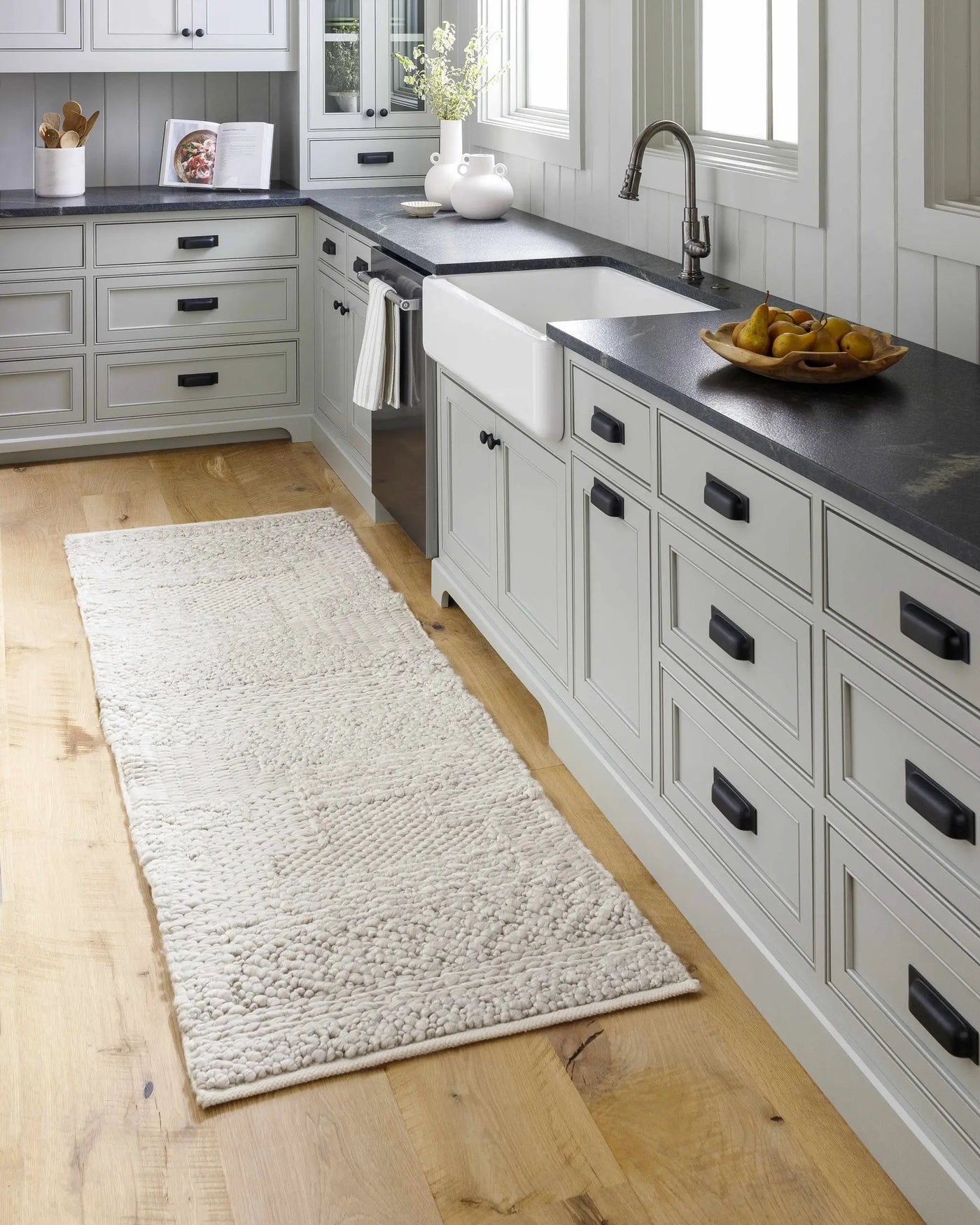 Arezo Area Rug - Clearance by Boutique Rugs