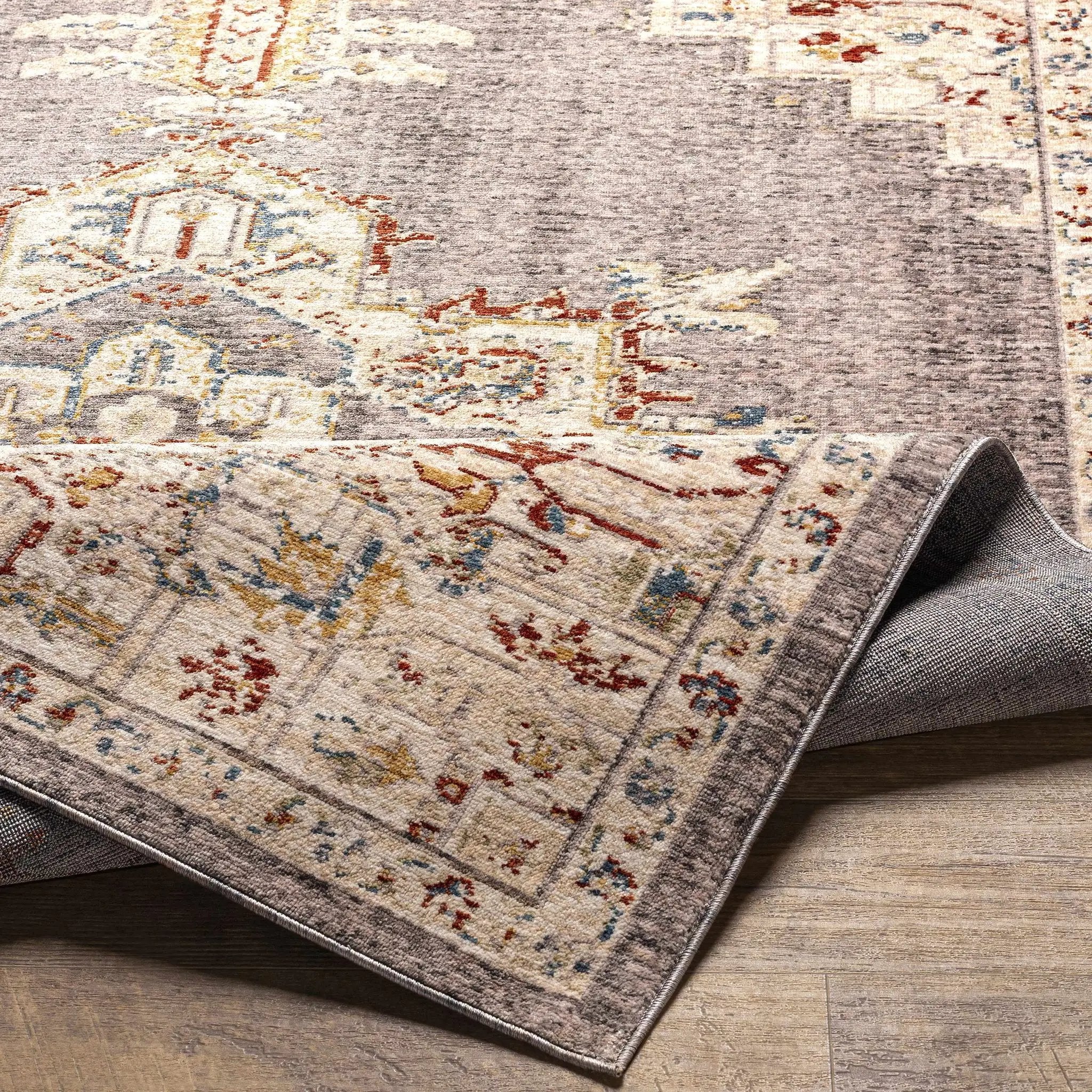 Taia Traditional Style Rug - Clearance by Boutique Rugs