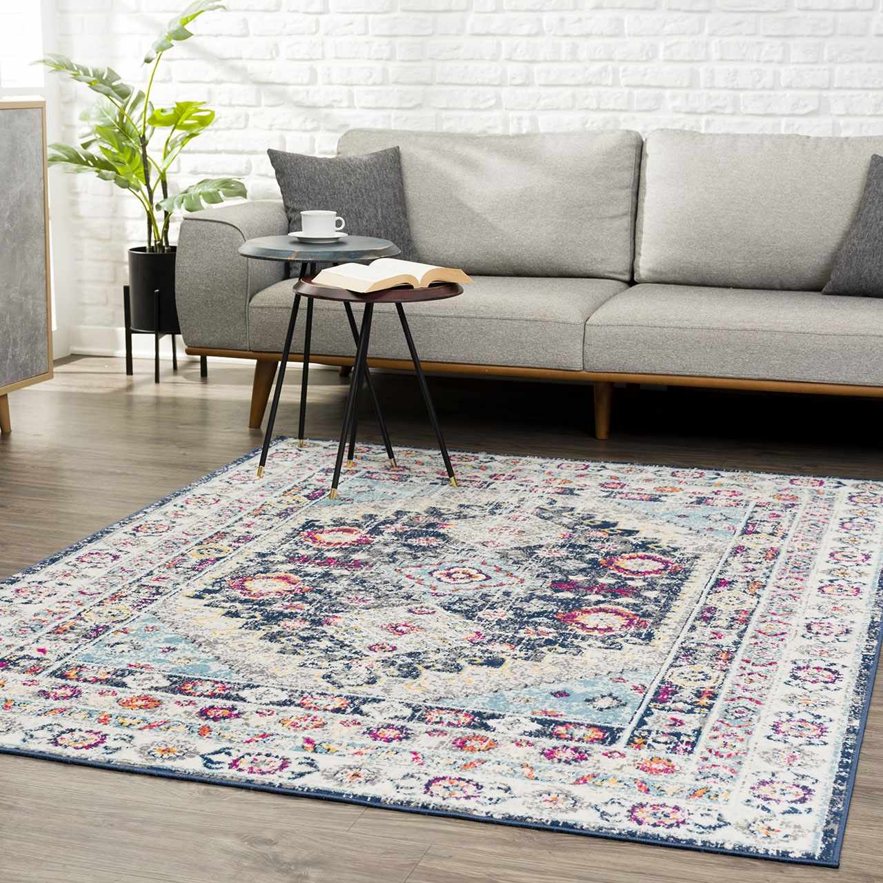 Tigrim 2307 Navy Rug - Clearance by Boutique Rugs