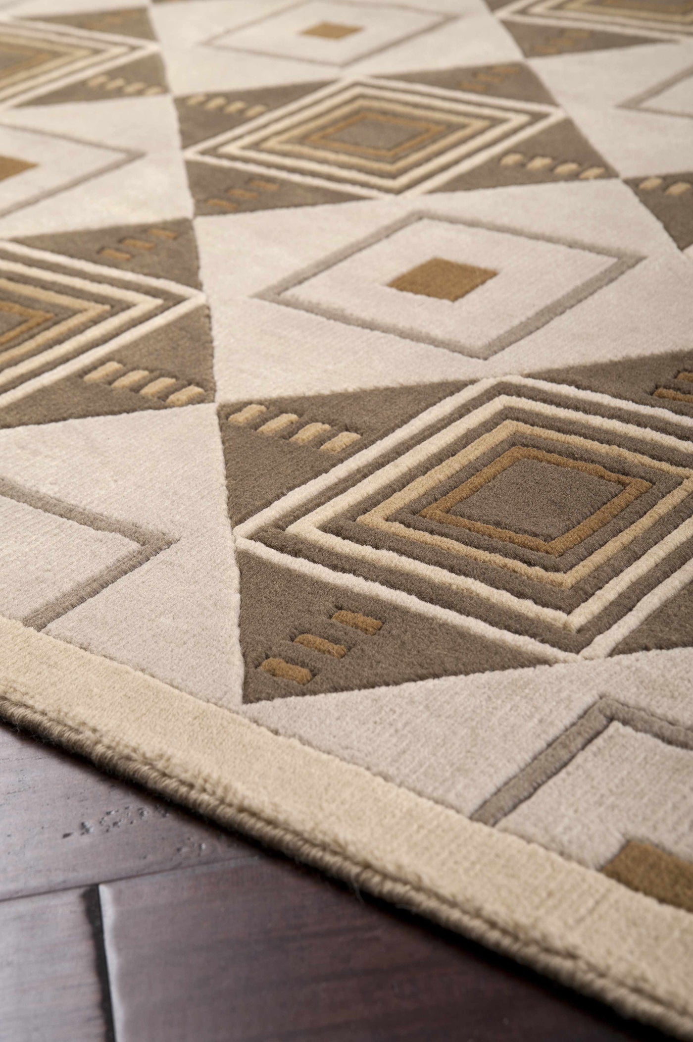 Tribune Premium Wool Area Rug - Clearance by Boutique Rugs