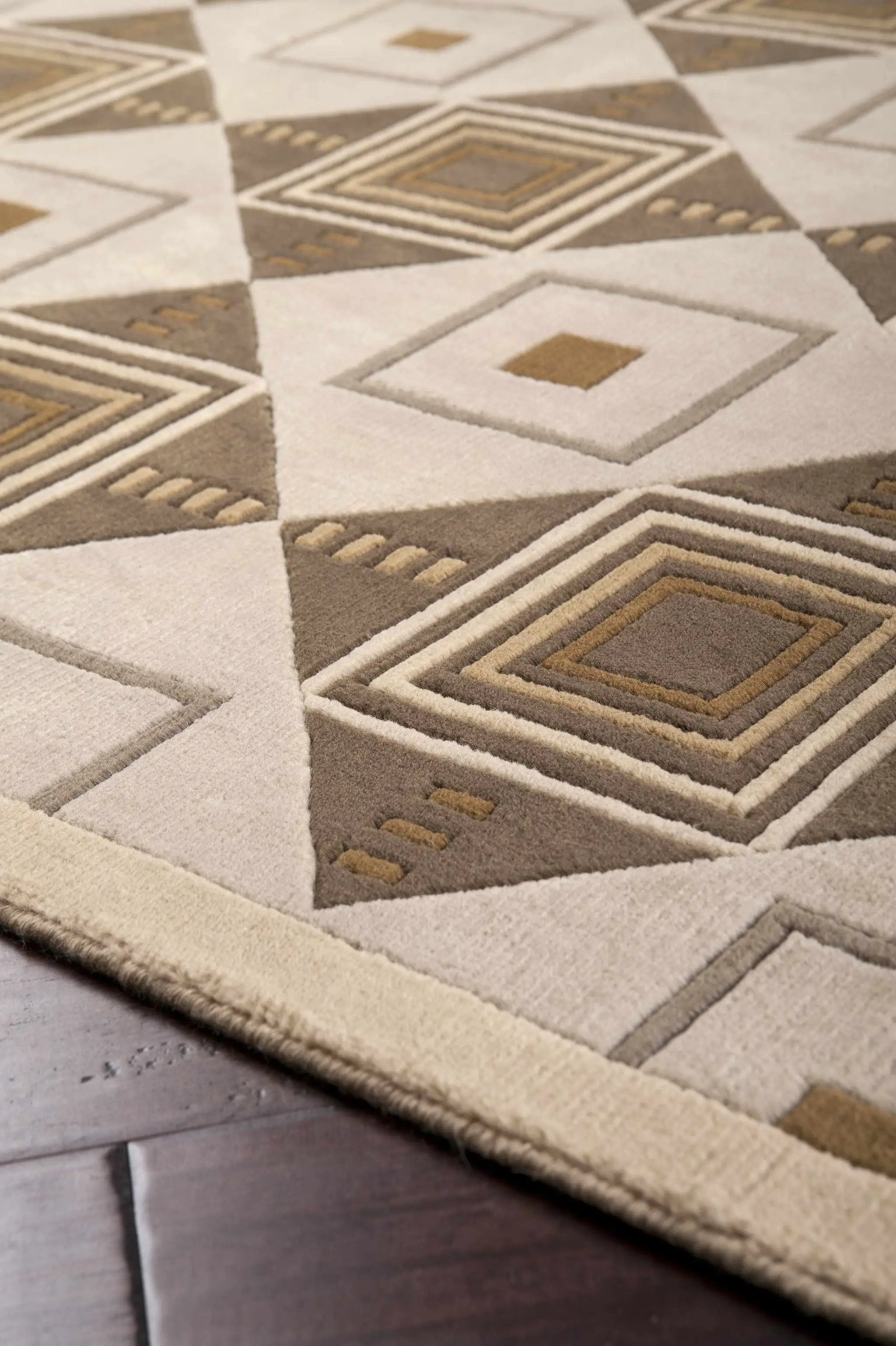 Tribune Premium Wool Area Rug - Clearance by Boutique Rugs