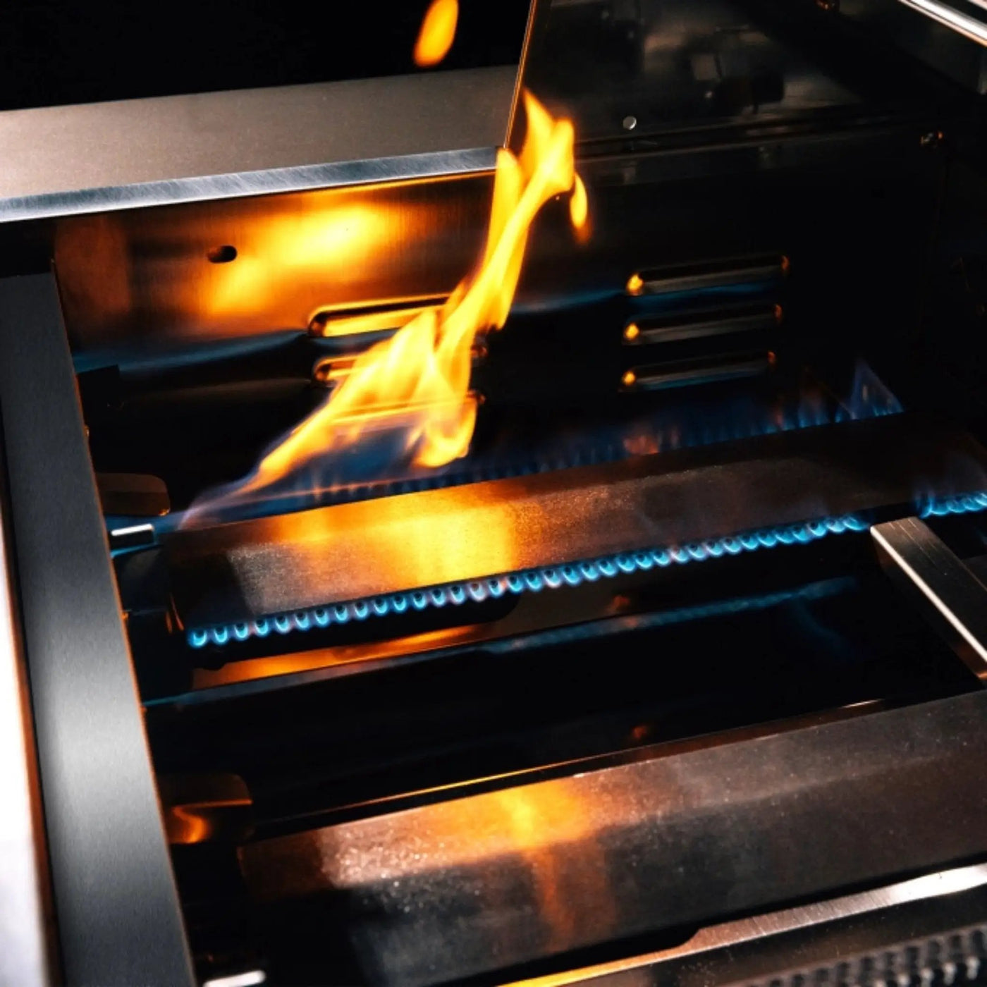 TrueFlame Luxury Built-In Gas Stainless Steel Grills [TF25/32/40] (SAK30587) by SAKSBY WHOLESALE