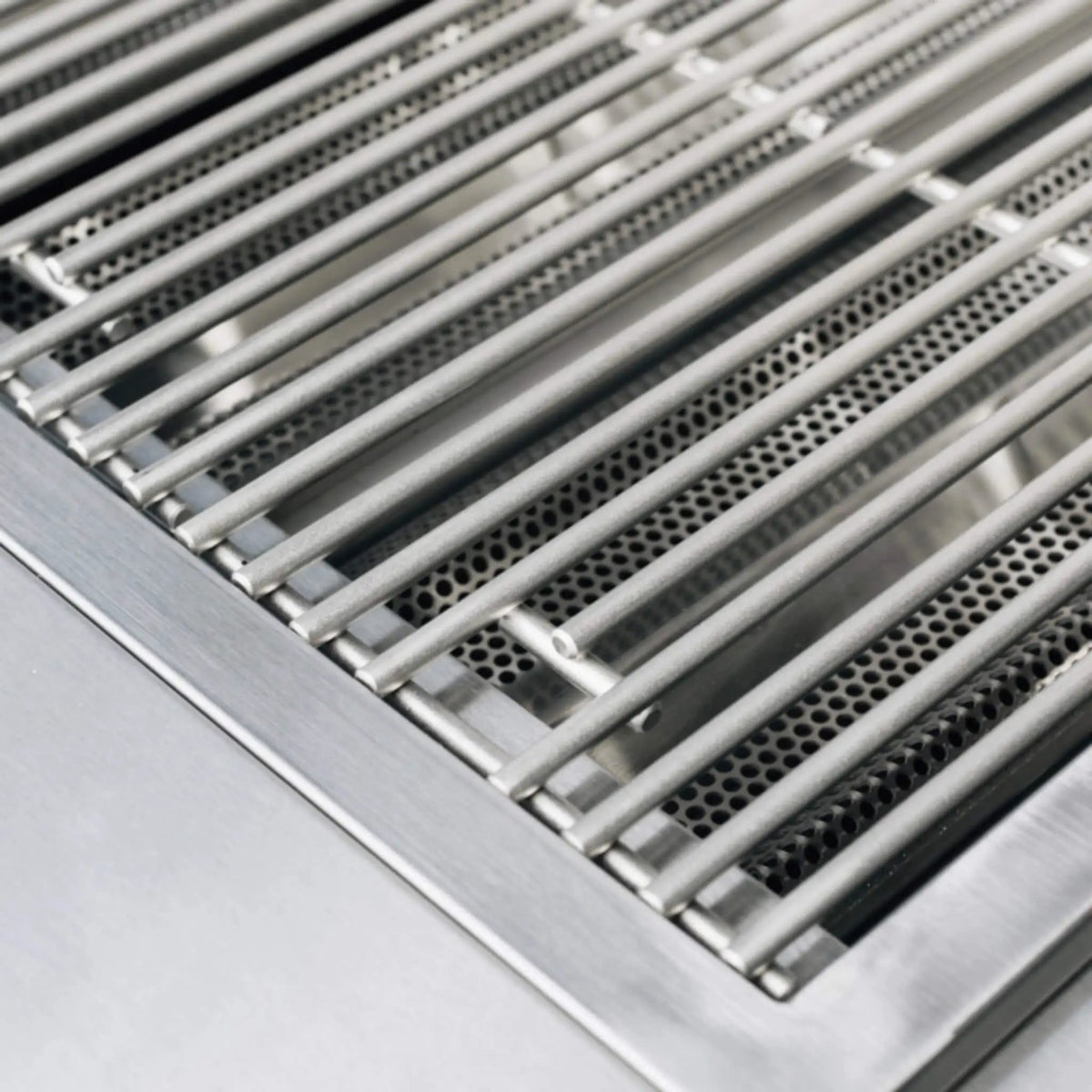 TrueFlame E-Series Built-In Stainless Steel Gas Grill [TFE25/32] (SAK13784) by SAKSBY WHOLESALE