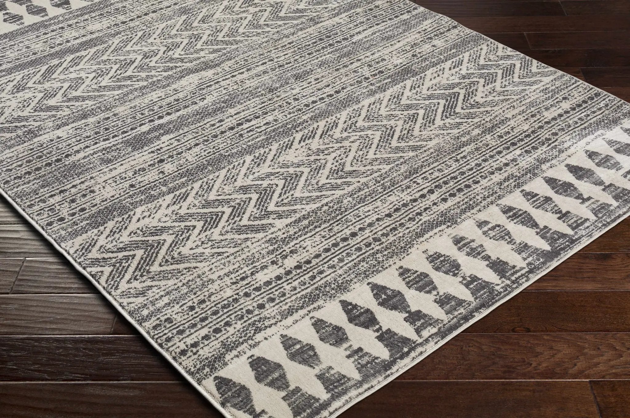 Tuy Area Rug by Boutique Rugs