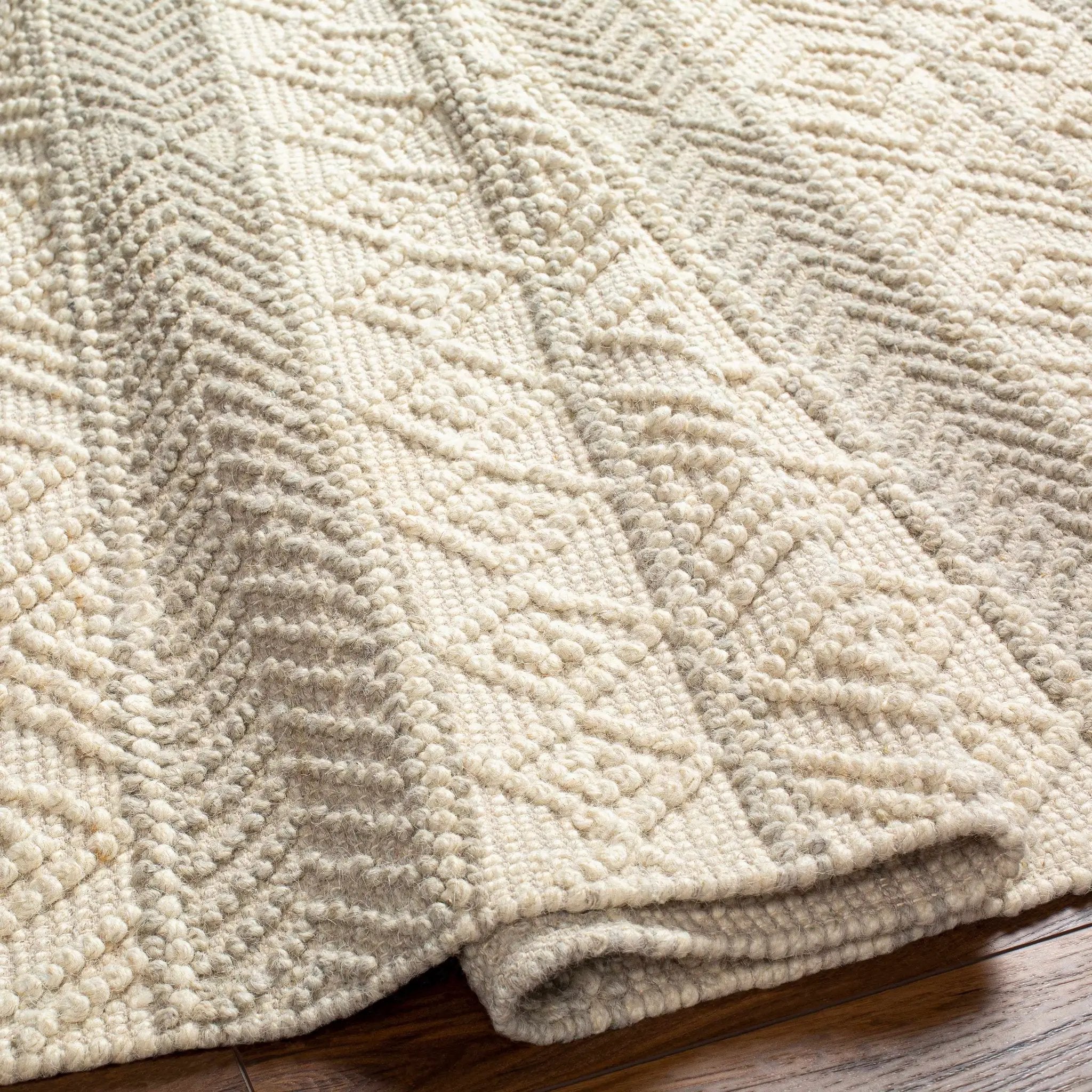 Ummi Wool Rug with Tassels - Clearance by Boutique Rugs
