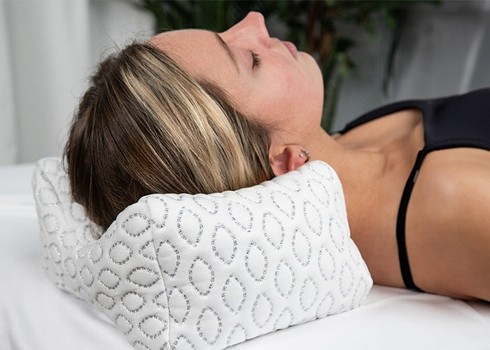 White Cooling Knee Pillow with Ergonomic Support - BEDGEAR, photo 3 of 5