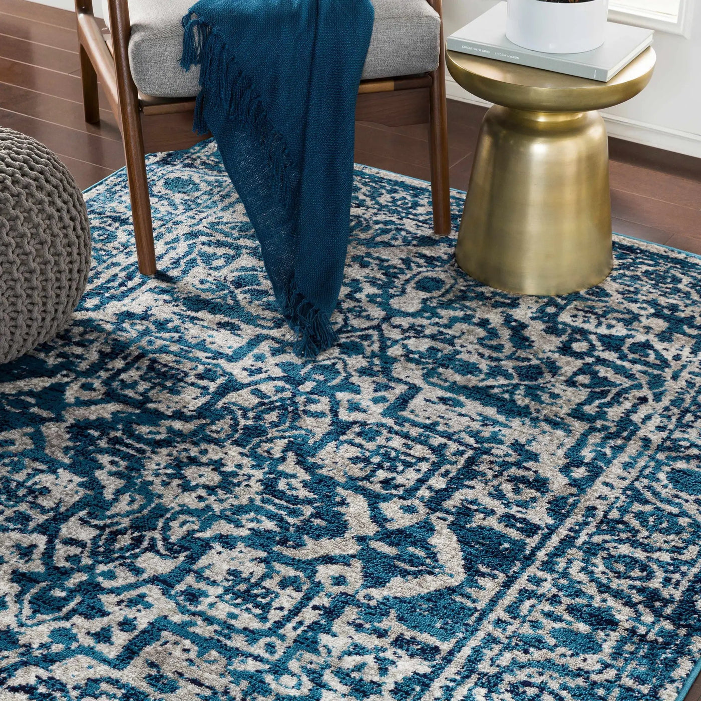 Wellsblue Traditional Rug - Clearance by Boutique Rugs