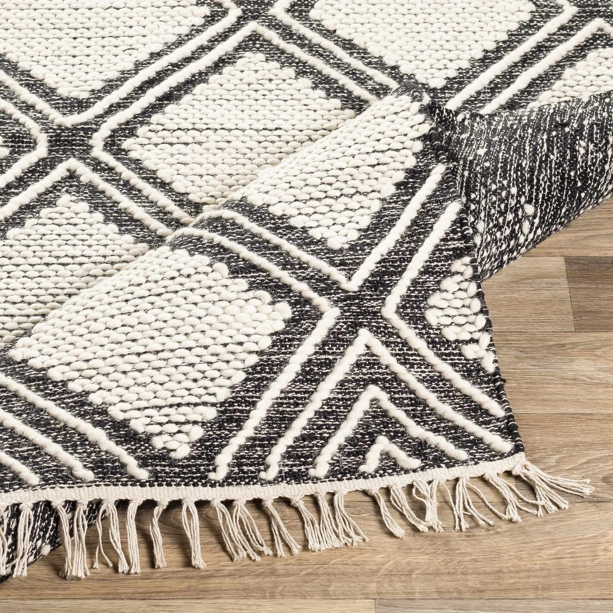 Wausa Area Rug - Clearance by Boutique Rugs