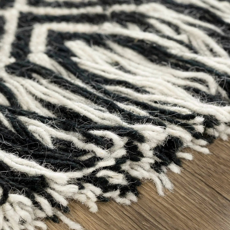 Wundowie Black&Ivory Diamond Wool Rug - Clearance by Boutique Rugs