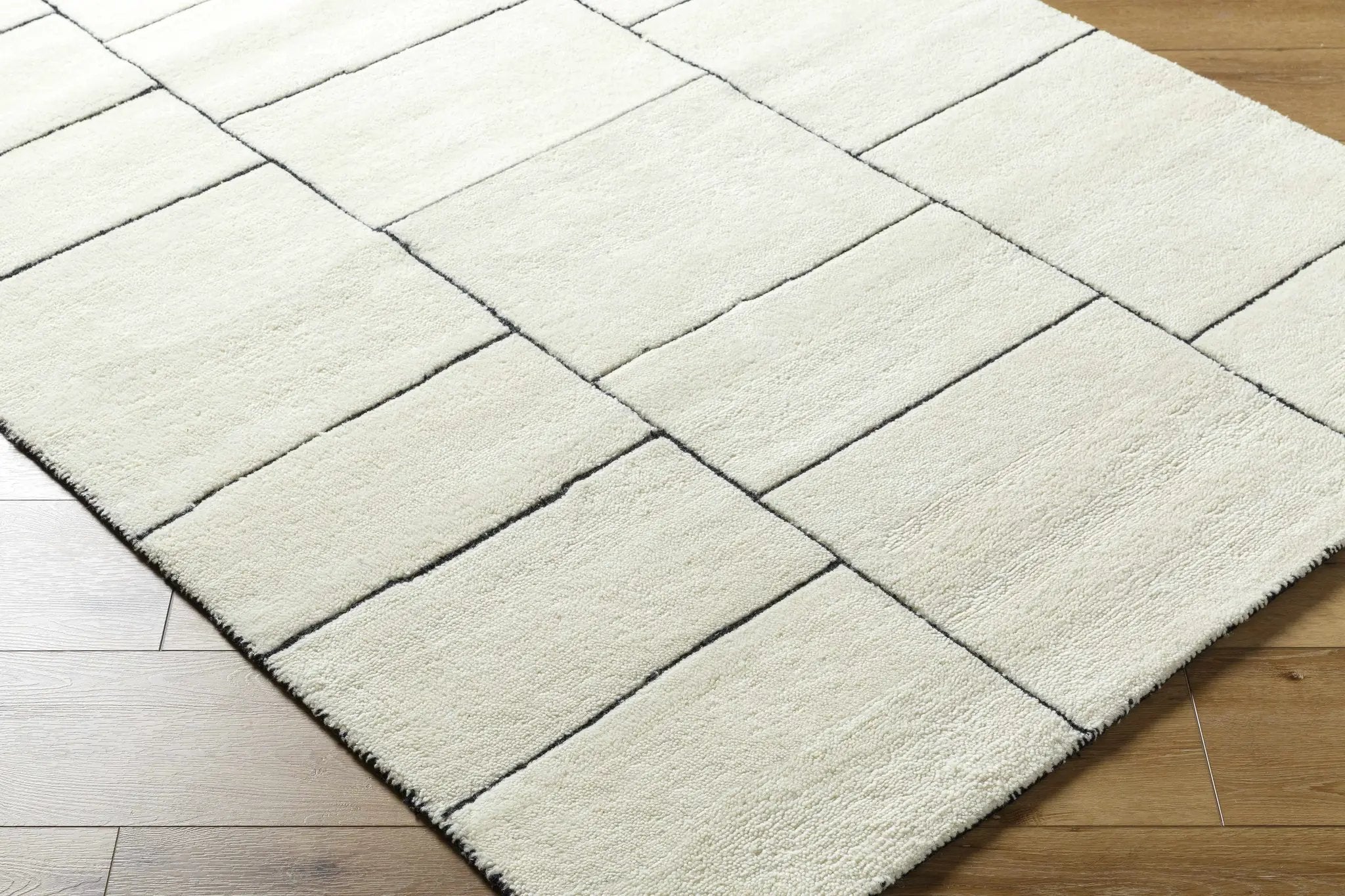 Xylia Ivory Area Rug - Clearance by Boutique Rugs