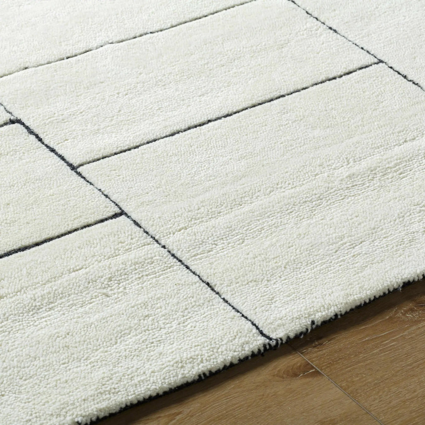 Xylia Ivory Area Rug - Clearance by Boutique Rugs