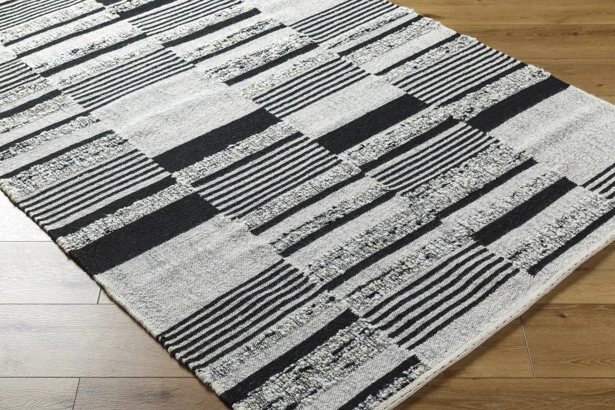 Yanni Area Rug - Clearance by Boutique Rugs