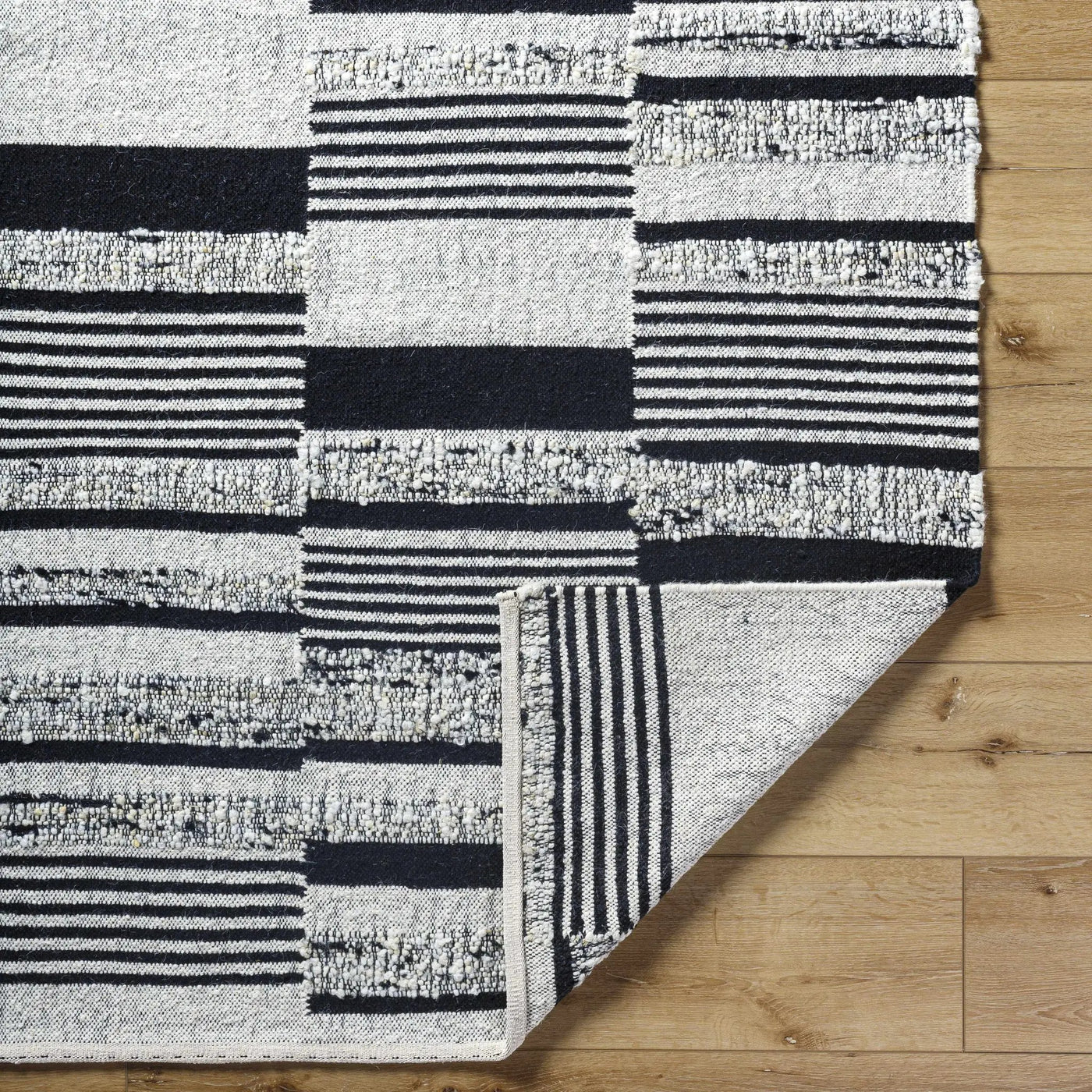 Yanni Area Rug - Clearance by Boutique Rugs