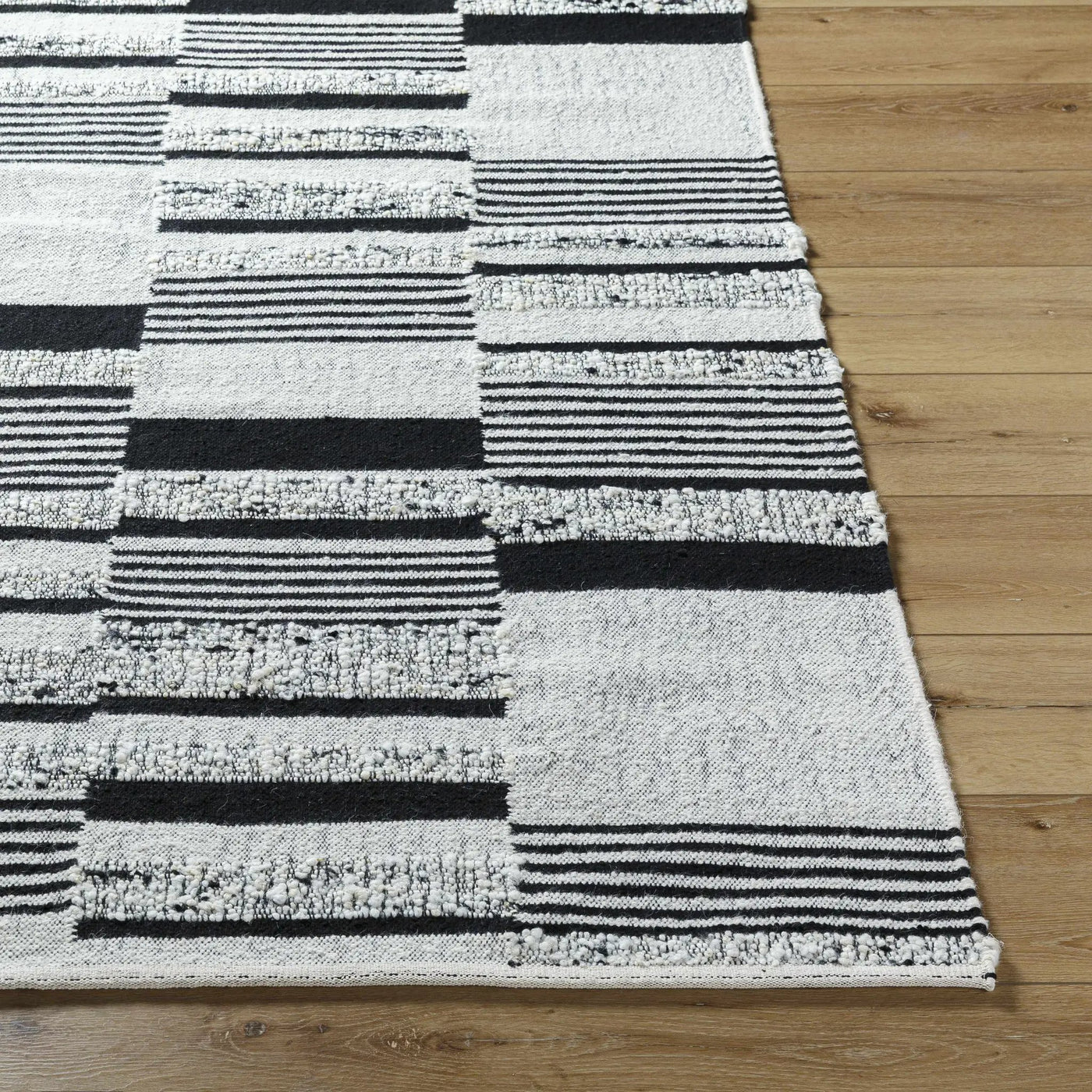 Yanni Area Rug - Clearance by Boutique Rugs