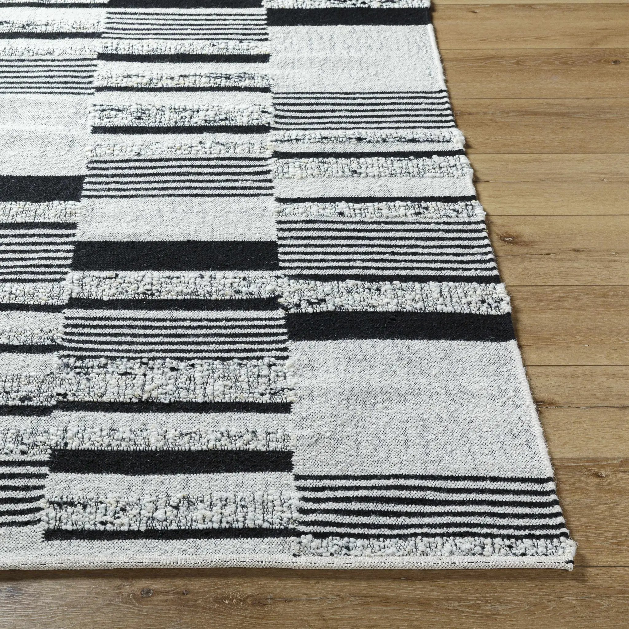 Yanni Area Rug - Clearance by Boutique Rugs