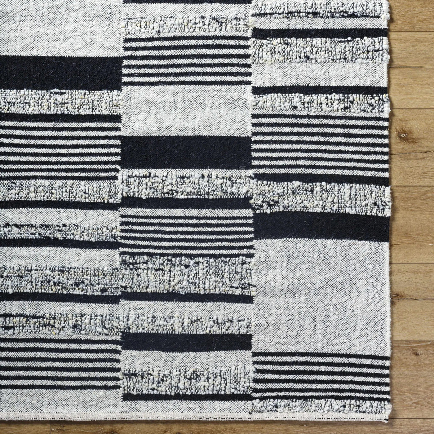 Yanni Area Rug - Clearance by Boutique Rugs