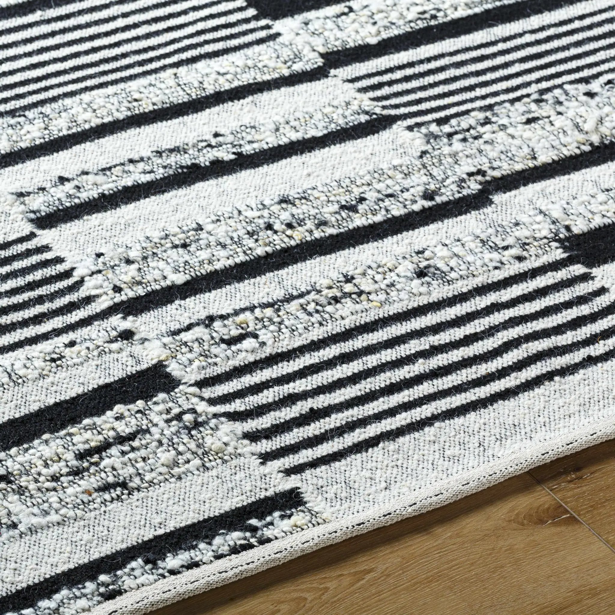 Yanni Area Rug - Clearance by Boutique Rugs