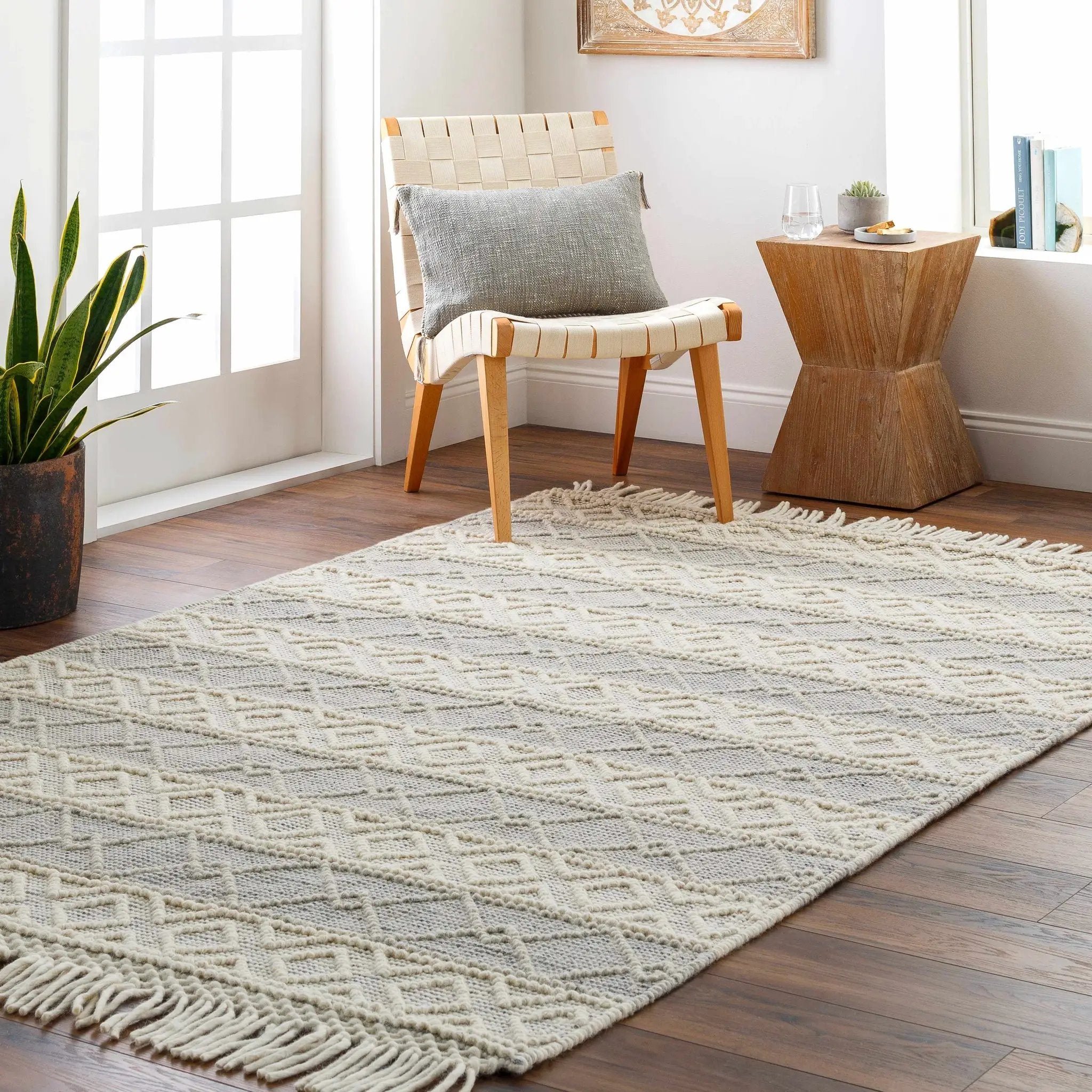 Zaza Wool Rug with Tassels - Clearance by Boutique Rugs