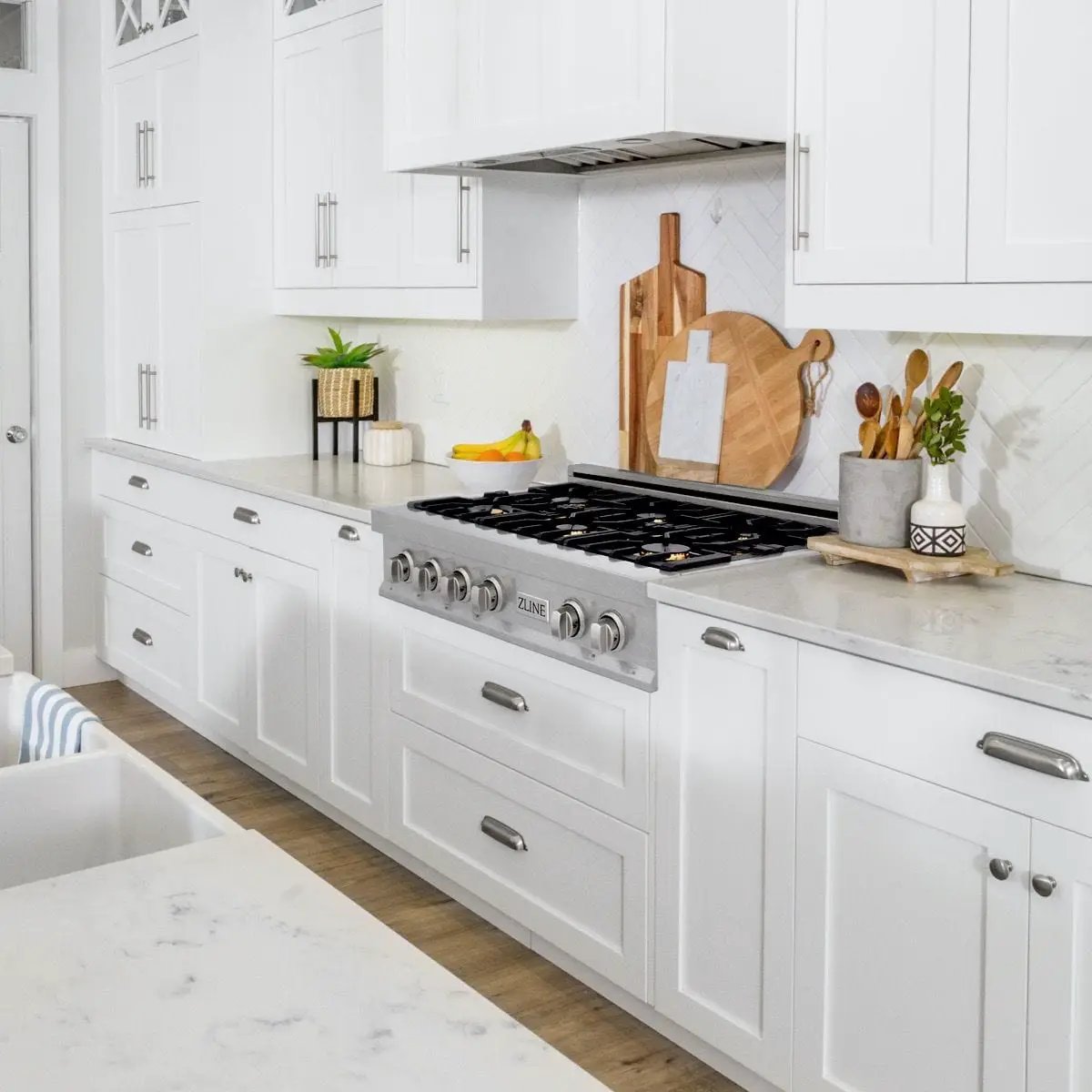 ZLINE 30" Porcelain Rangetop, DuraSnow®, 4 Brass Burners, RTS-BR-30 by Farmhouse Kitchen and Bath